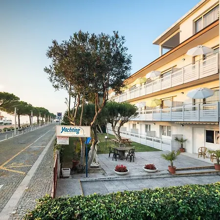 Yachting Residence Lignano Sabbiadoro Exterior photo