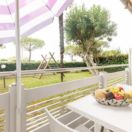 Yachting Residence Lignano Sabbiadoro Exterior photo